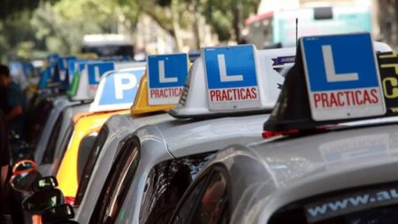 MID Car coches ocasión Madrid Permiso de conducir con 17 años, pero con un copiloto experimentado