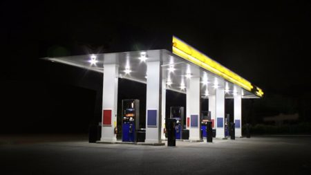 MID Car coches ocasión Madrid Hay diferencia en el precio de la gasolina  low cost y en una convencional?