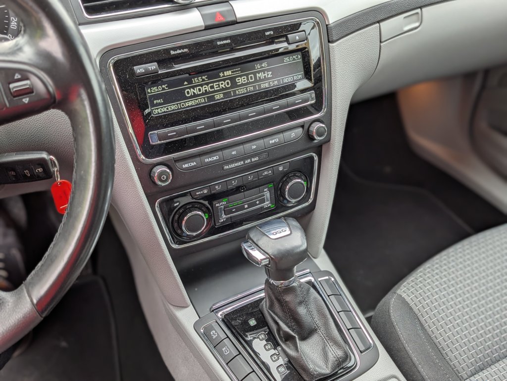 MIDCar coches ocasión Madrid Skoda Superb Style DSG  1.8TSI 160Cv