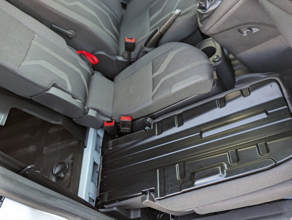 MIDCar coches ocasión Madrid Ford Transit Connect 1.5 TDCi Trend 3 Plazas