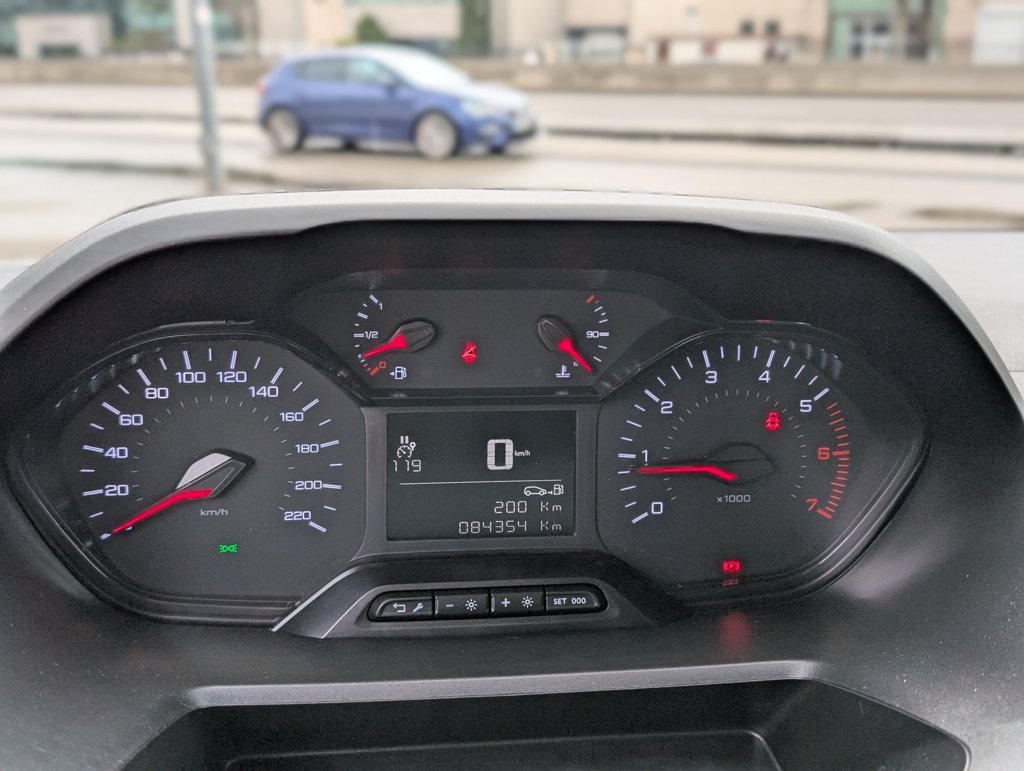 MIDCar coches ocasión Madrid Peugeot Partner Premium 1.6 BlueHDi 100Cv Etiqueta C IVA y Grantía Incl nacional 1Dueño