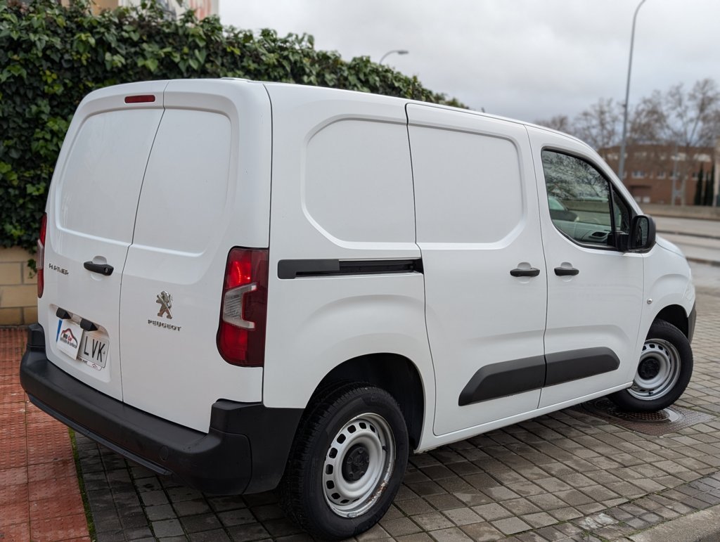 MIDCar coches ocasión Madrid Peugeot Partner Premium 1.6 BlueHDi 100Cv Etiqueta C IVA y Grantía Incl nacional 1Dueño