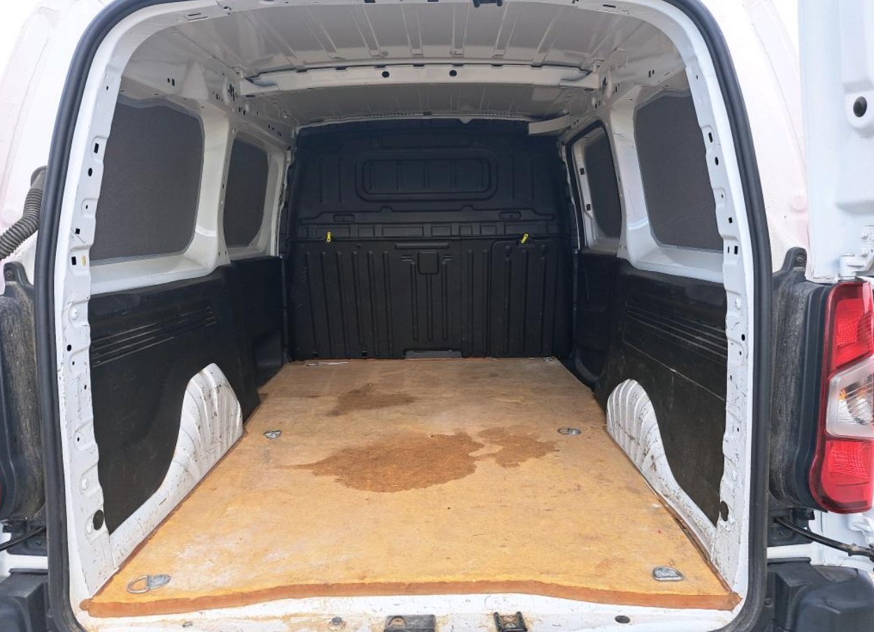 MIDCar coches ocasión Madrid Citroen Berlingo Premium Larga 1.5BlueHdi 100Cv 3 Plazas IVA y Grantía Incl Etiqueta C XL