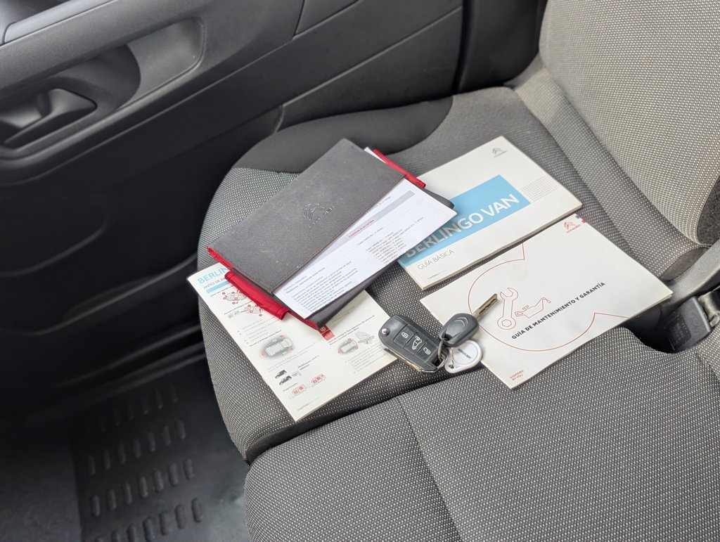 MIDCar coches ocasión Madrid Citroen Berlingo Premium Larga 1.5BlueHdi 100Cv 3 Plazas IVA y Grantía Incl Etiqueta C XL