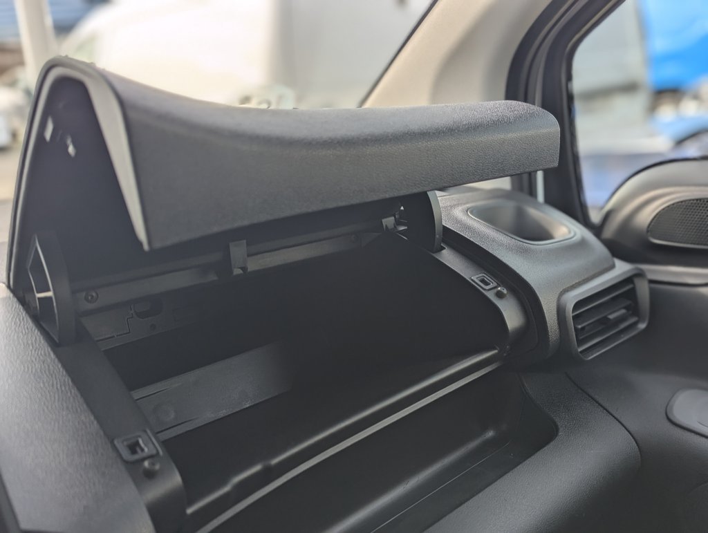 MIDCar coches ocasión Madrid Citroen Berlingo Premium Larga 1.5BlueHdi 100Cv 3 Plazas IVA y Grantía Incl Etiqueta C XL