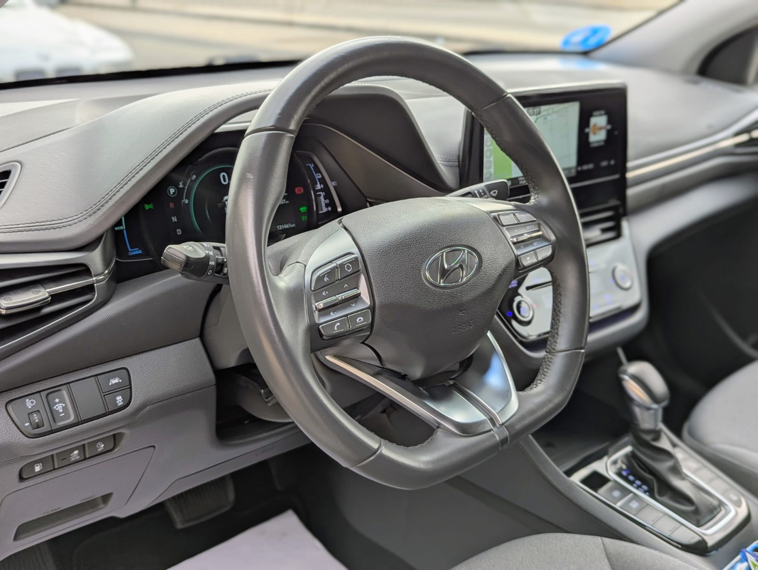 MIDCar coches ocasión Madrid HYUNDAI IONIQ 1.6GDI HEV Tecno DCT Hybrido Enchufable y Gasolina