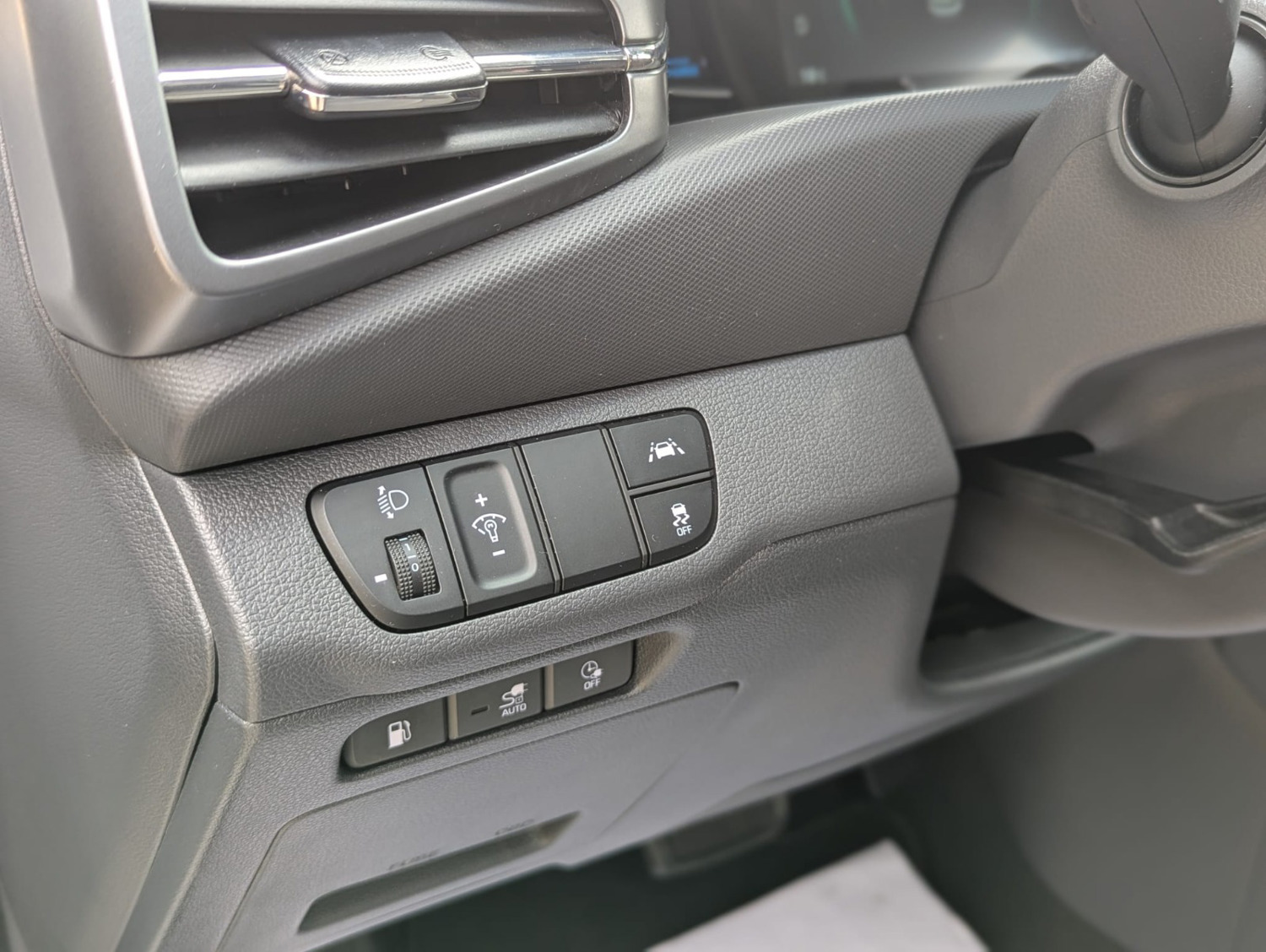 MIDCar coches ocasión Madrid HYUNDAI IONIQ 1.6GDI HEV Tecno DCT Hybrido Enchufable y Gasolina