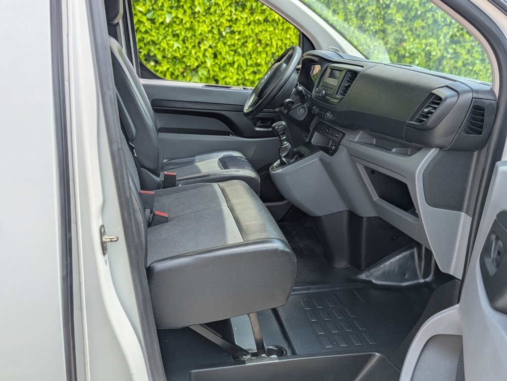 MIDCar coches ocasión Madrid Toyota ProAce Furgon Etiqueta C IVA y Garantía Incl