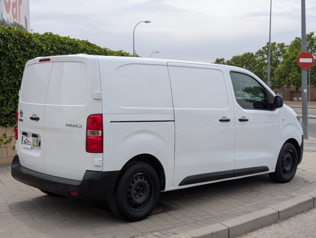 MIDCar coches ocasión Madrid Toyota ProAce Furgon Etiqueta C IVA y Garantía Incl