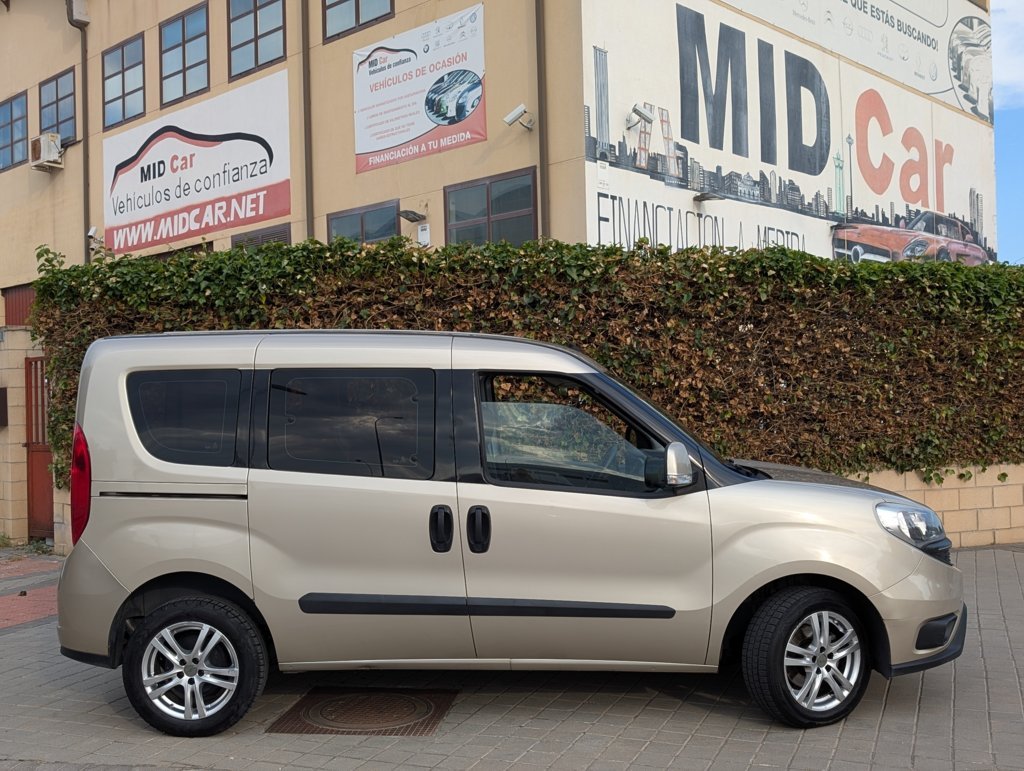 MIDCar coches ocasión Madrid Fiat Doblo 1.6Multijet 6 Velocidades Etiqueta medioambiental C IVA y Garantía Inc