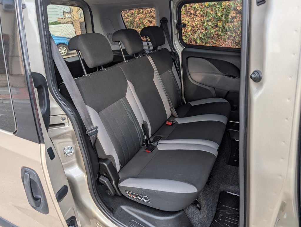 MIDCar coches ocasión Madrid Fiat Doblo 1.6Multijet 6 Velocidades Etiqueta medioambiental C IVA y Garantía Inc