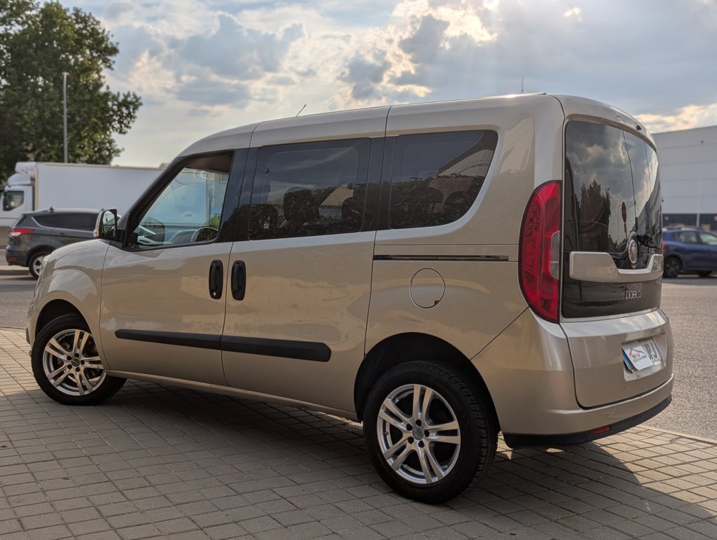 MIDCar coches ocasión Madrid Fiat Doblo 1.6Multijet 6 Velocidades Etiqueta medioambiental C IVA y Garantía Inc
