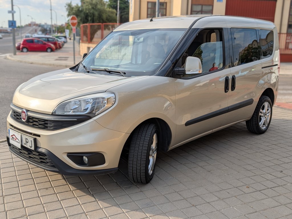MIDCar coches ocasión Madrid Fiat Doblo 1.6Multijet 6 Velocidades Etiqueta medioambiental C IVA y Garantía Inc