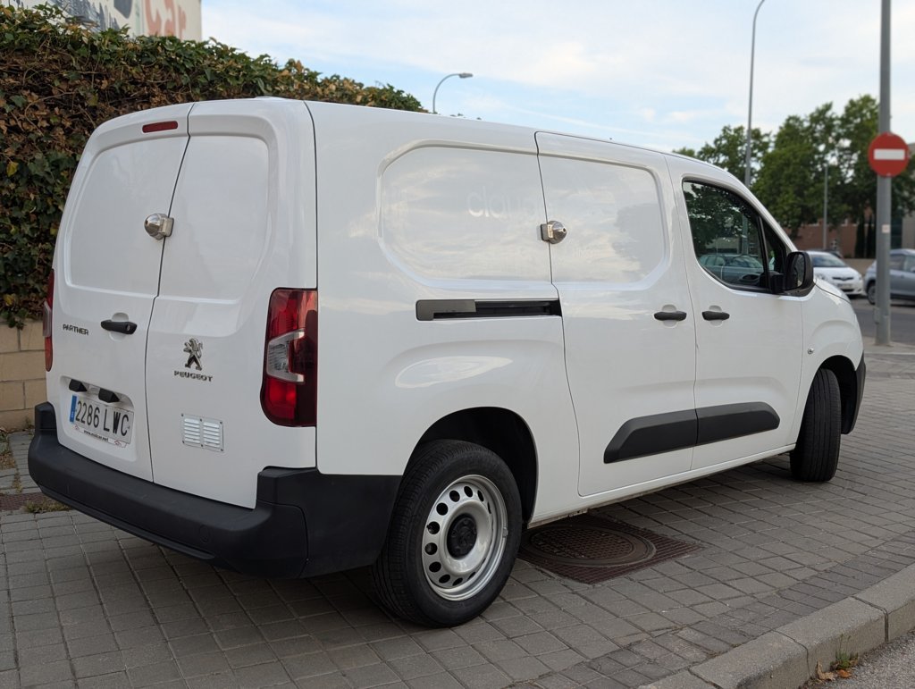 MIDCar coches ocasión Madrid Peugeot Partner Premium  Long 1.5 BlueHDi 100Cv Etiqueta C IVA y Garantía Incl