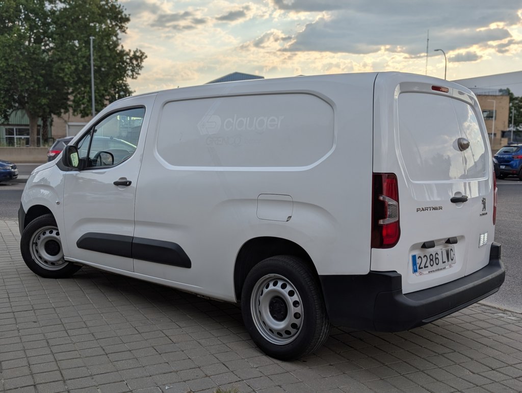 MIDCar coches ocasión Madrid Peugeot Partner Premium  Long 1.5 BlueHDi 100Cv Etiqueta C IVA y Garantía Incl