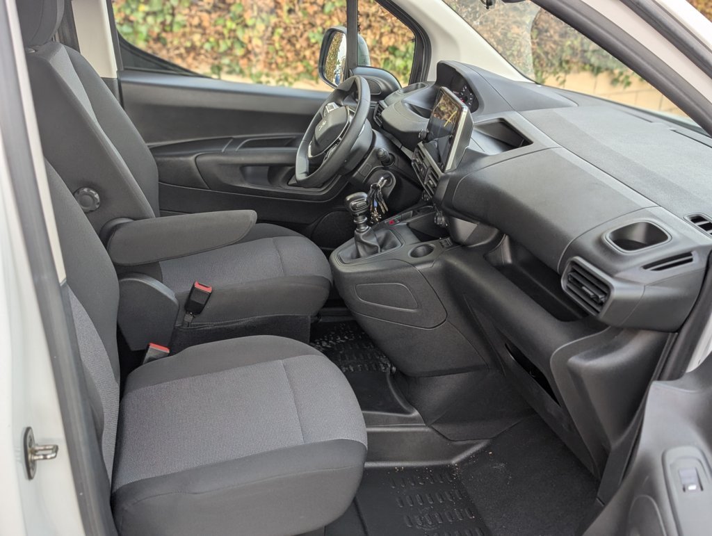 MIDCar coches ocasión Madrid Peugeot Partner Premium  Long 1.5 BlueHDi 100Cv Etiqueta C IVA y Garantía Incl