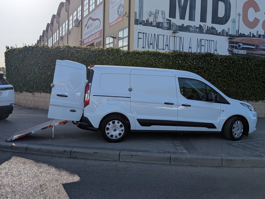 MIDCar coches ocasión Madrid Ford Transit Connect  con rampa 1.5EcoBlueTrend 210 L2 4 Puertas 120Cv 6 Velocidades 3 Plazas