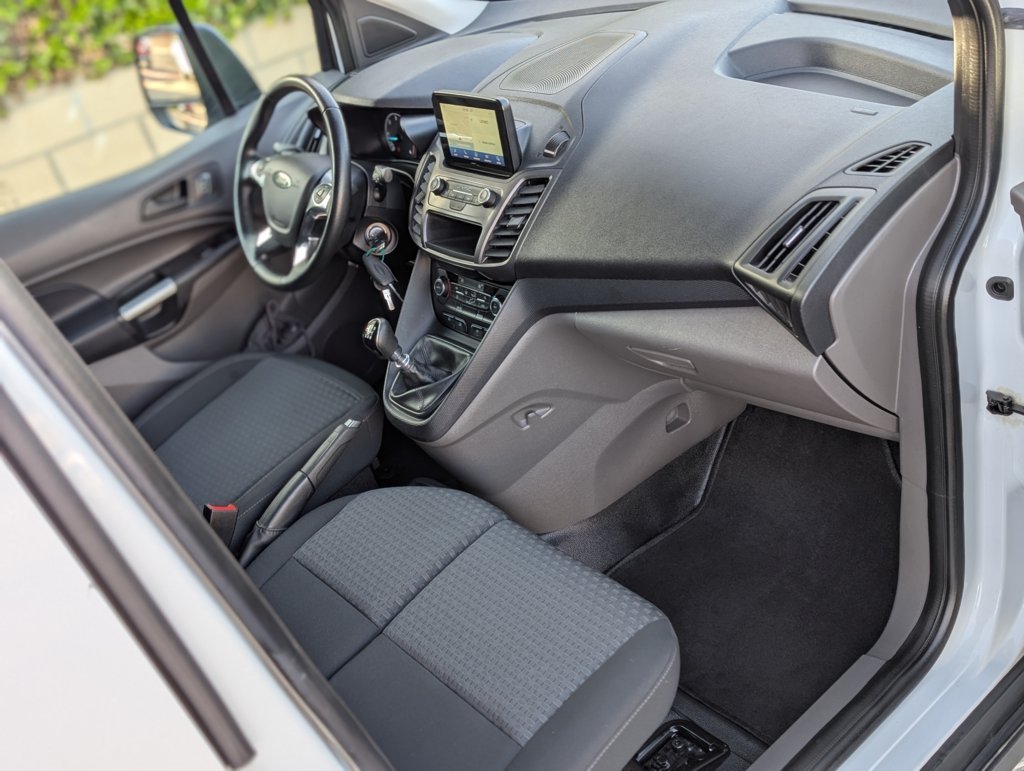 MIDCar coches ocasión Madrid Ford Transit Connect  con rampa 1.5EcoBlueTrend 210 L2 4 Puertas 120Cv 6 Velocidades 3 Plazas