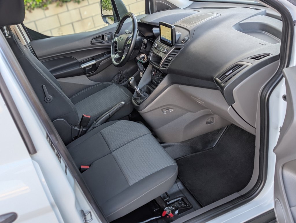 MIDCar coches ocasión Madrid Ford Transit Connect  con rampa 1.5EcoBlueTrend 210 L2 4 Puertas 120Cv 6 Velocidades 3 Plazas