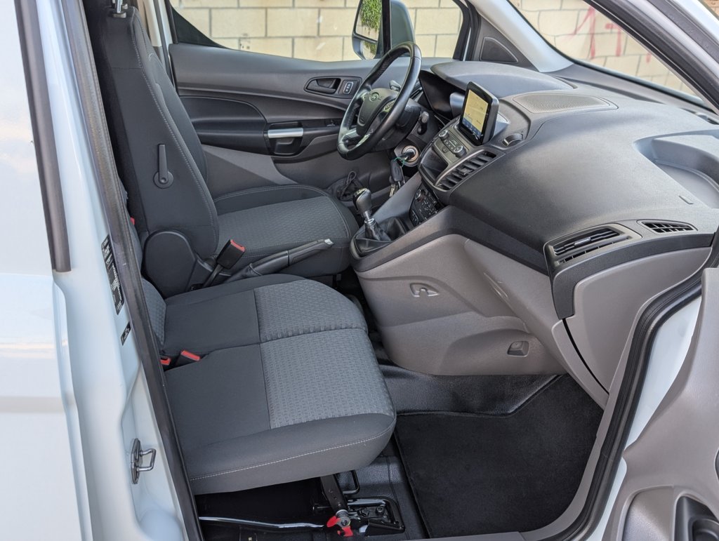 MIDCar coches ocasión Madrid Ford Transit Connect  con rampa 1.5EcoBlueTrend 210 L2 4 Puertas 120Cv 6 Velocidades 3 Plazas