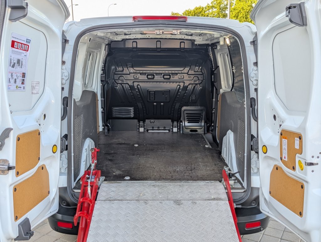 MIDCar coches ocasión Madrid Ford Transit Connect  con rampa 1.5EcoBlueTrend 210 L2 4 Puertas 120Cv 6 Velocidades 3 Plazas