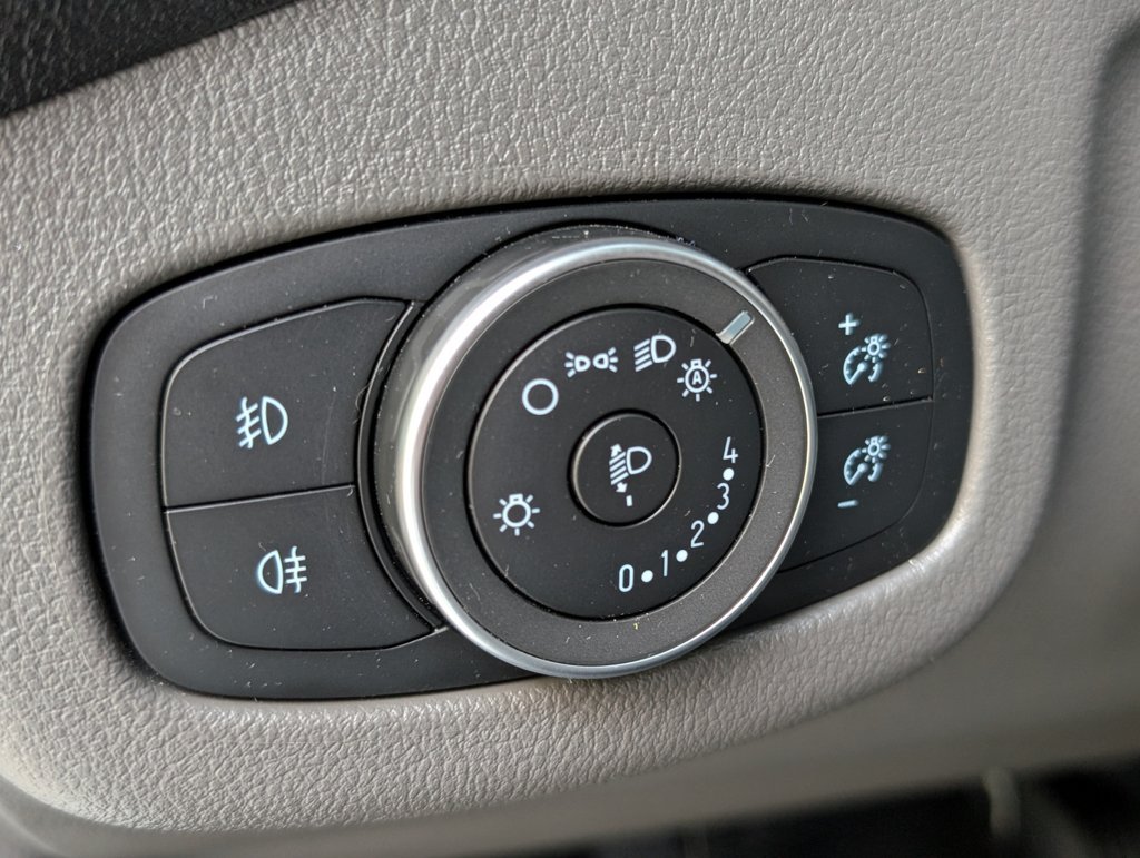 MIDCar coches ocasión Madrid Ford Transit Connect  con rampa 1.5EcoBlueTrend 210 L2 4 Puertas 120Cv 6 Velocidades 3 Plazas