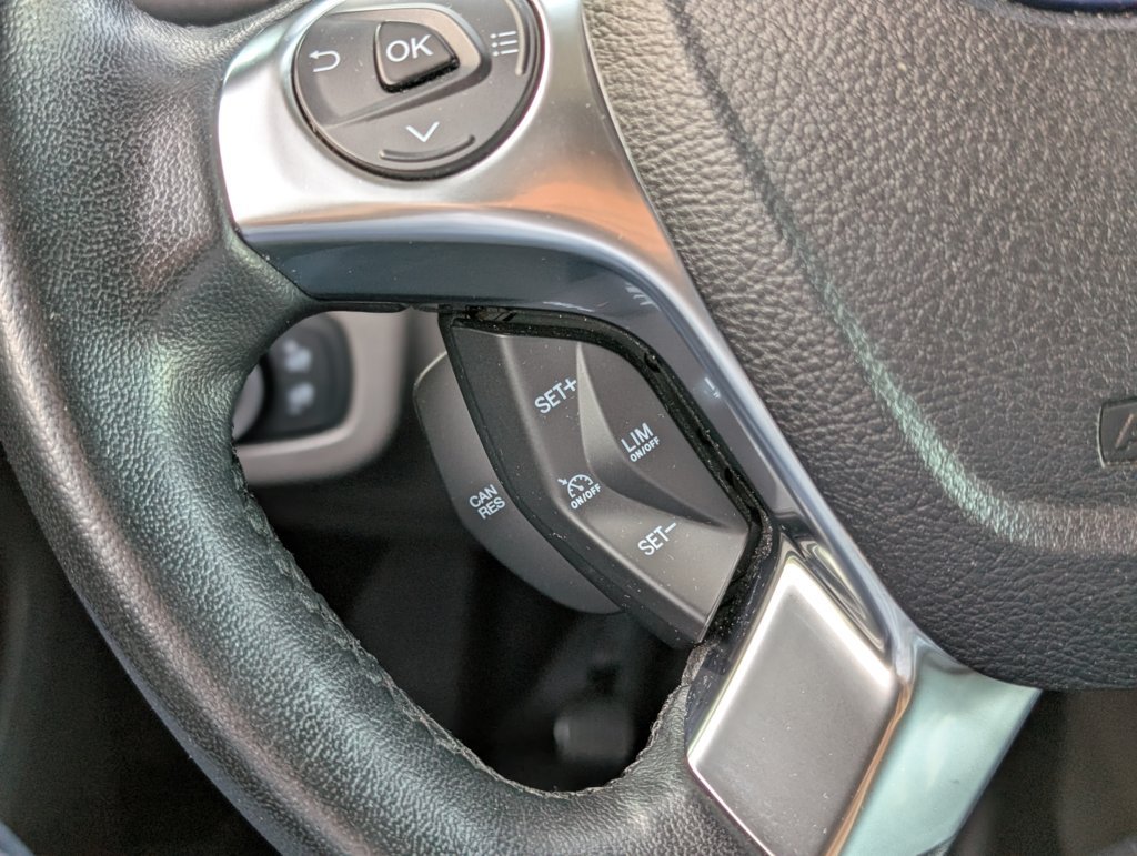 MIDCar coches ocasión Madrid Ford Transit Connect  con rampa 1.5EcoBlueTrend 210 L2 4 Puertas 120Cv 6 Velocidades 3 Plazas