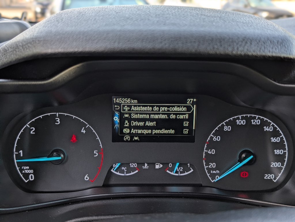 MIDCar coches ocasión Madrid Ford Transit Connect  con rampa 1.5EcoBlueTrend 210 L2 4 Puertas 120Cv 6 Velocidades 3 Plazas