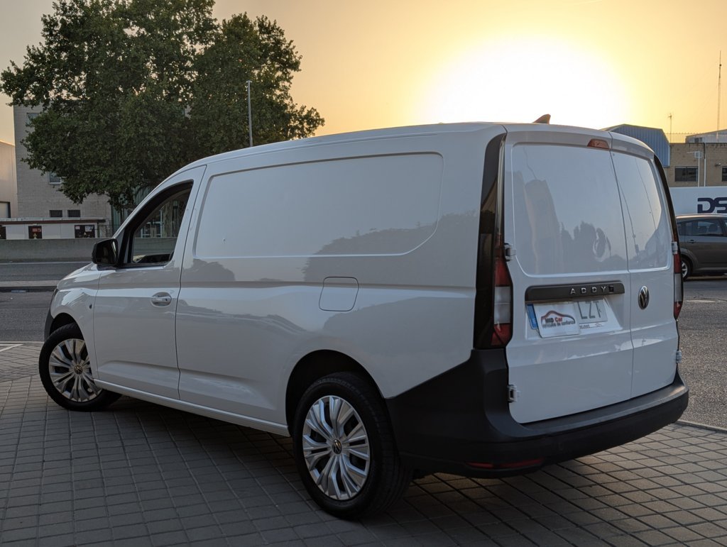 MID Car coches ocasión Madrid Volkswagen Caddy Profesional Maxi Furgón Nueva 1.5TGI GNC 130Cv Etiqueta ECO IVA y Garantía Incl Nacional