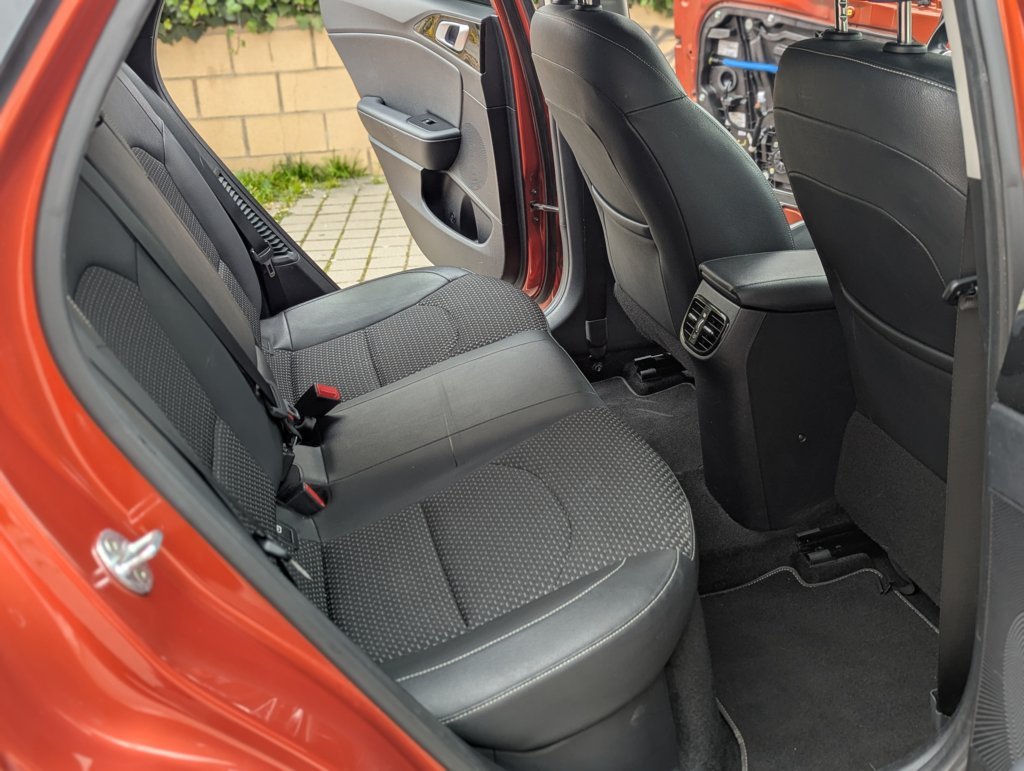 MIDCar coches ocasión Madrid KIA XCeed 1.6 GDI PHEV 104KW (141CV) ETECH  (Eléctrico enchufable y Gasolina)  Etiqueta 0