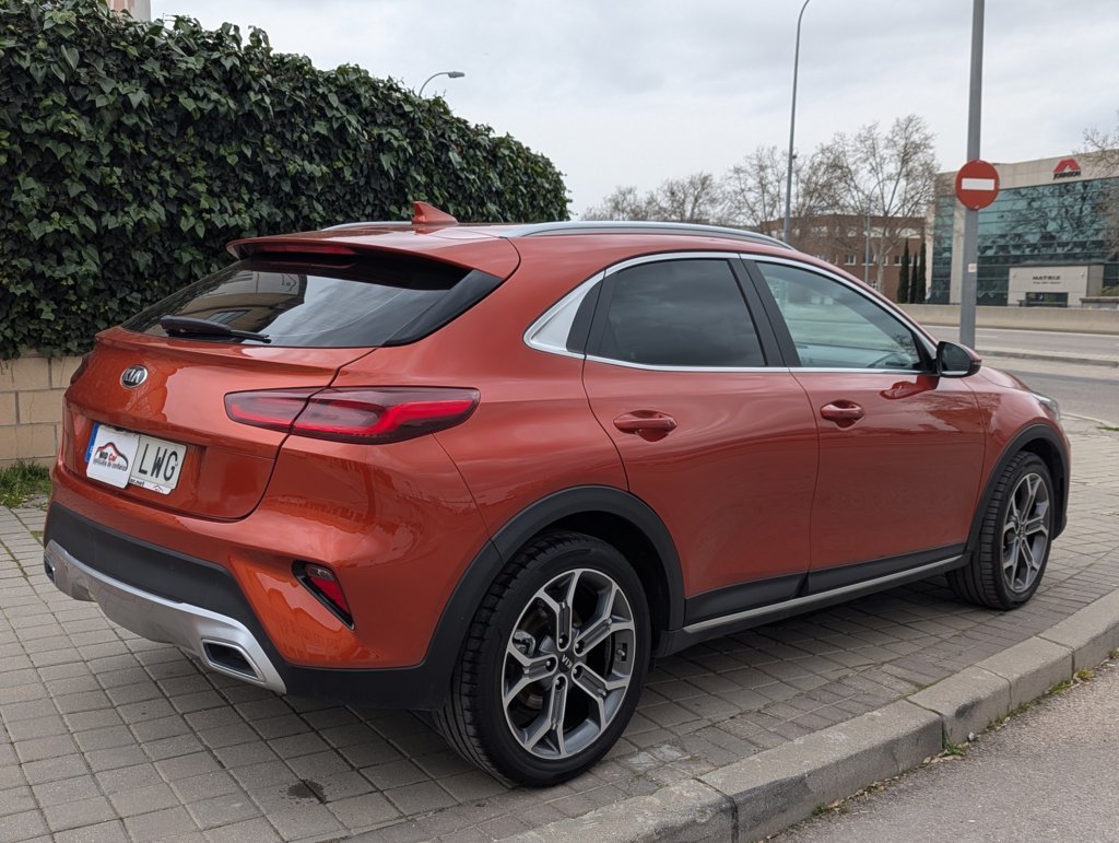 MIDCar coches ocasión Madrid KIA XCeed 1.6 GDI PHEV 104KW (141CV) ETECH  (Eléctrico enchufable y Gasolina)  Etiqueta 0