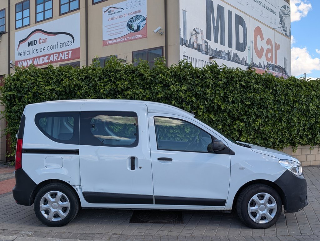 MIDCar coches ocasión Madrid Dacia Dokker Combi  1.6GLP / Gasolina 110Cv Híbrido Etiqueta medioambiental ECO IVA y Garantía Incl