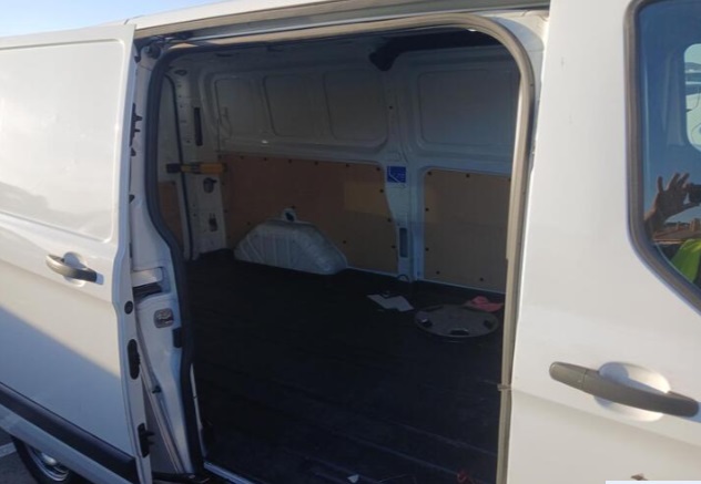 MIDCar coches ocasión Madrid Ford Transit Custom Van 2.0 TDCI 130Cv 300 L2 MHEV IVA y Garantía Inc Etiqueta ECO Nacional