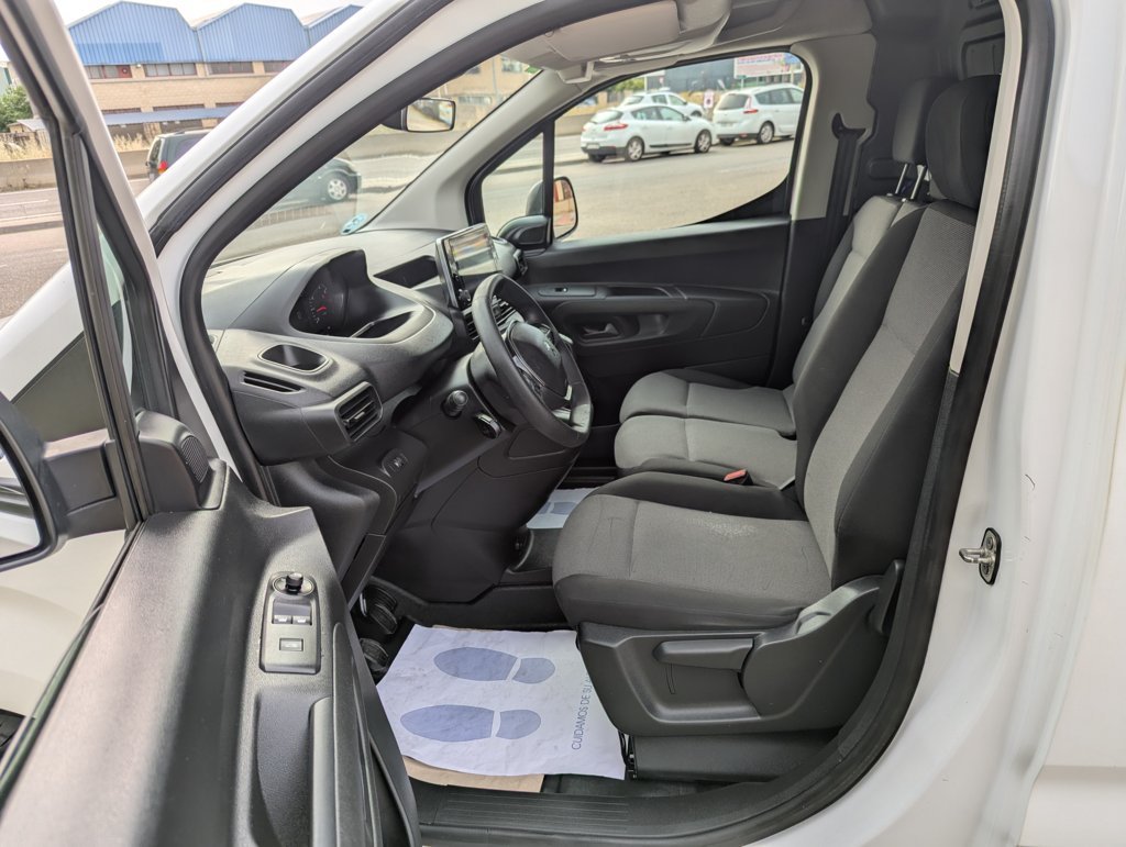 MIDCar coches ocasión Madrid Peugeot Partner Premium 1.6BlueHDI 100Cv 3 Plazas IVA y Garantía Incl