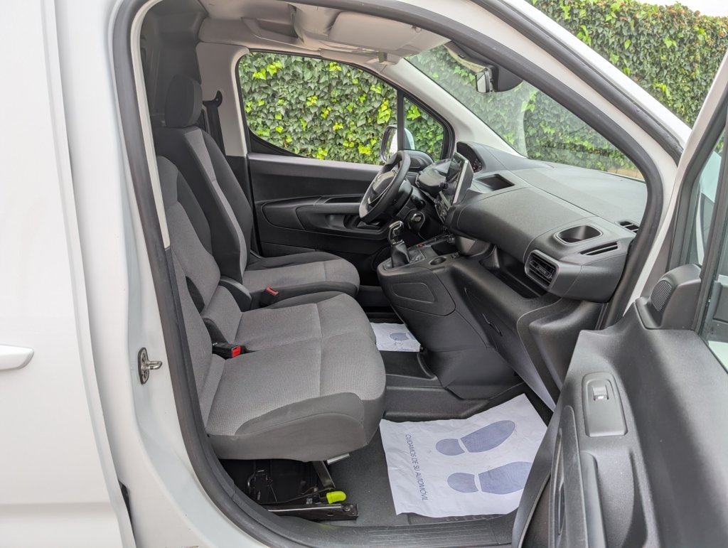 MIDCar coches ocasión Madrid Peugeot Partner Premium 1.6BlueHDI 100Cv 3 Plazas IVA y Garantía Incl