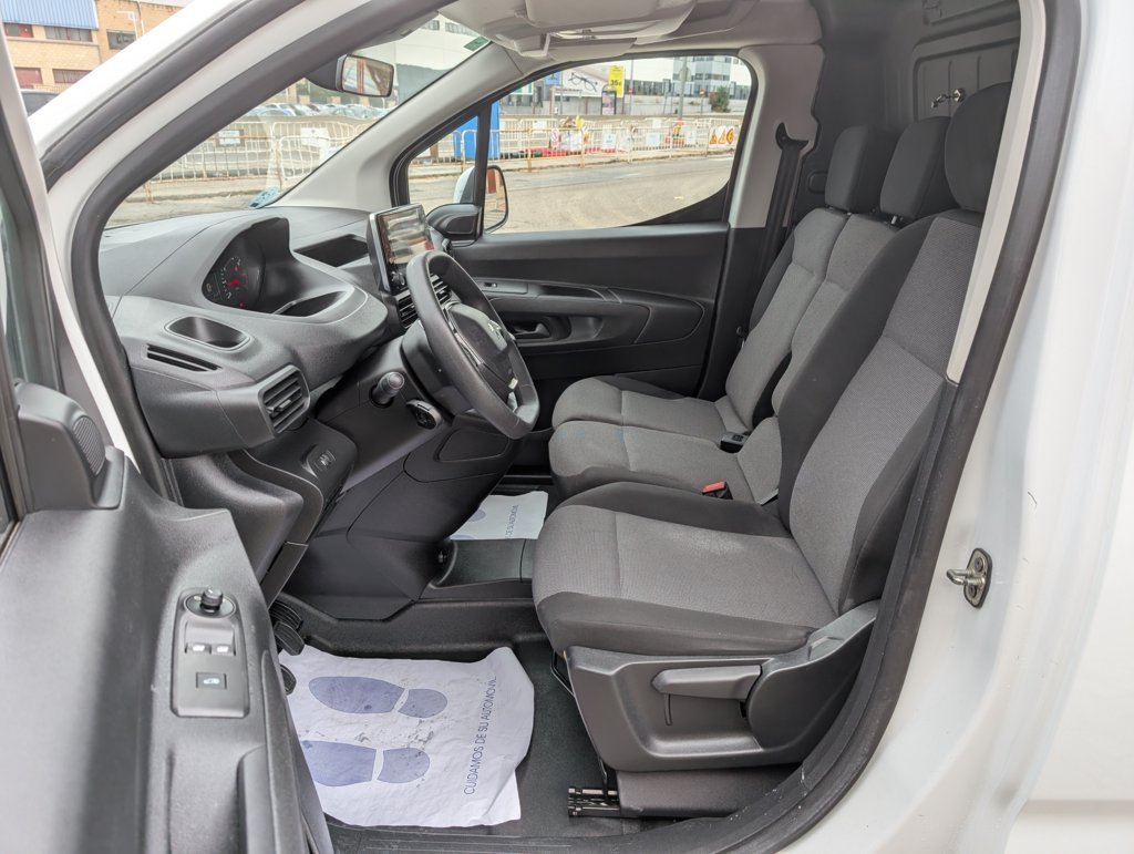 MIDCar coches ocasión Madrid Peugeot Partner Premium 1.6BlueHDI 100Cv 3 Plazas IVA y Garantía Incl