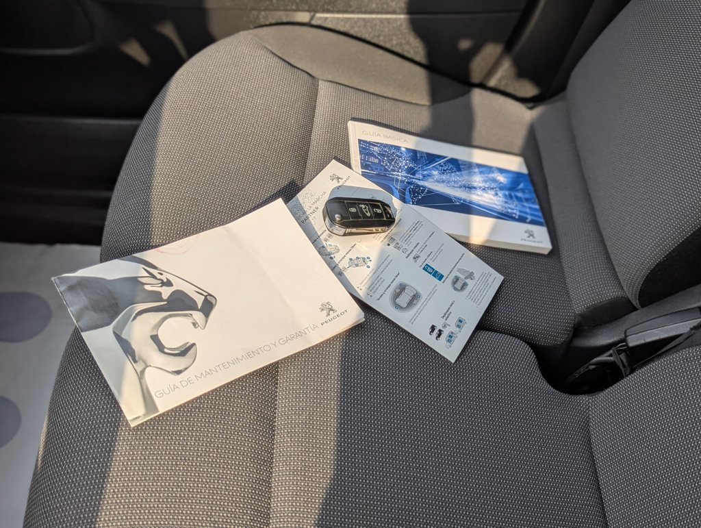 MIDCar coches ocasión Madrid Peugeot Partner Premium 1.6BlueHDI 100Cv 3 Plazas IVA y Garantía Incl