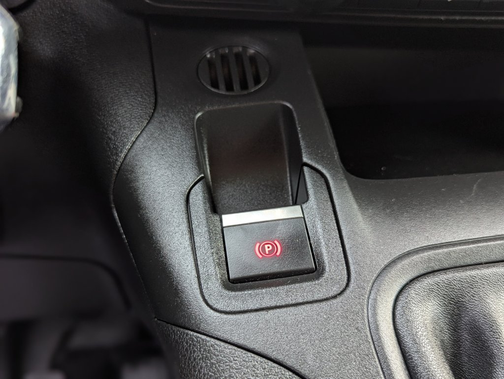 MIDCar coches ocasión Madrid Peugeot Partner Premium 1.6BlueHDI 100Cv 3 Plazas IVA y Garantía Incl