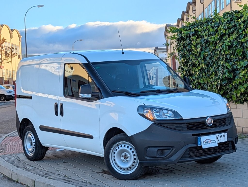 MIDCar coches ocasión Madrid Fiat Doblo Cargo 1.4 T-JET NAT. POWER CNG E6 Etiqueta ECO IVA y Garantía Incl