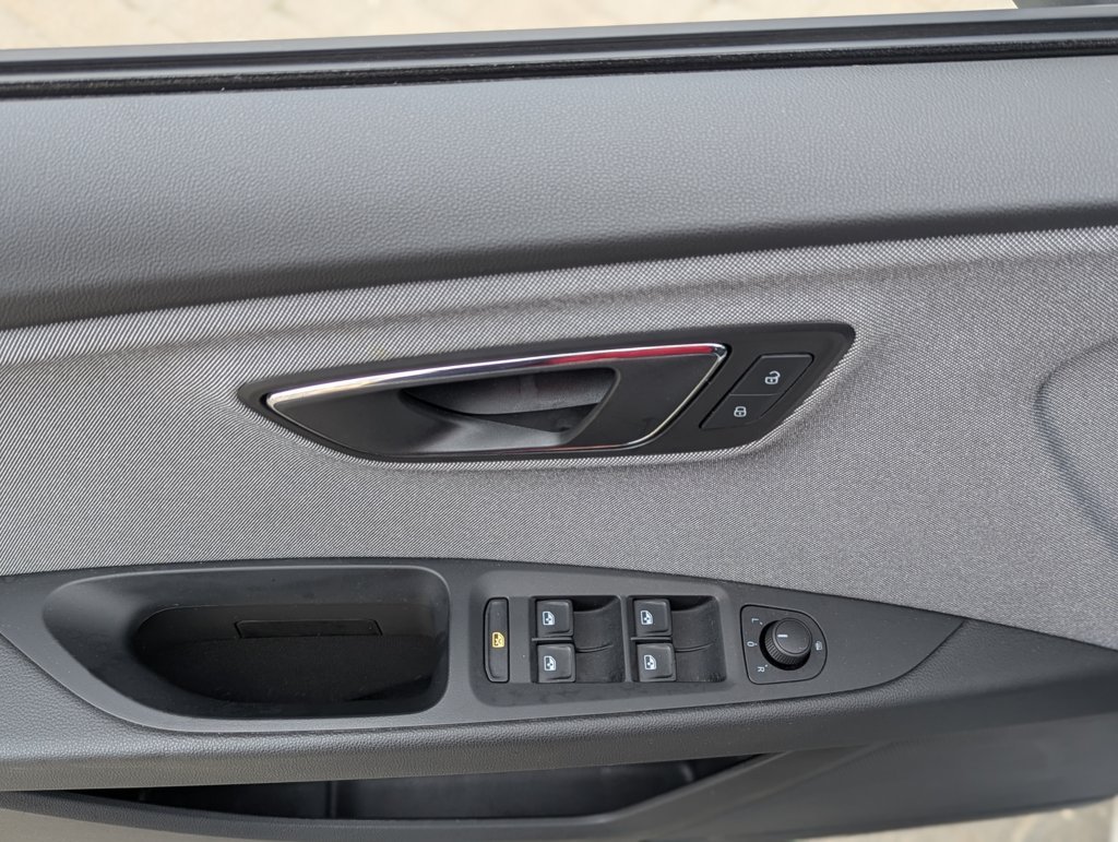 MIDCar coches ocasión Madrid Seat Leon 1.4 TGI GNC  Style 110Cv, 5 Puertas, Etiqueta medioambiental ECO