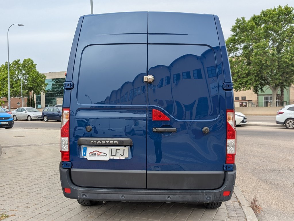 MIDCar coches ocasión Madrid Renault Master 2.3dCi Furgón T L2H2 3500 B dCi E 132kW BVR Automático Etiqueta C IVA y Garantía Incl