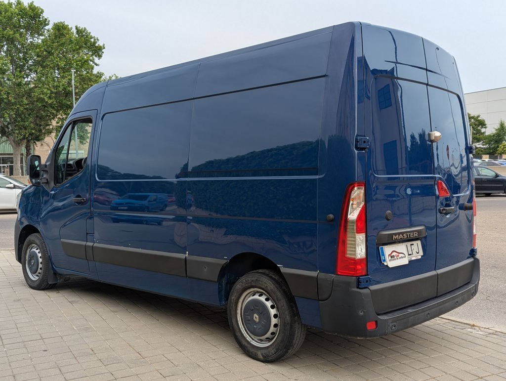 MIDCar coches ocasión Madrid Renault Master 2.3dCi Furgón T L2H2 3500 B dCi E 132kW BVR Automático Etiqueta C IVA y Garantía Incl