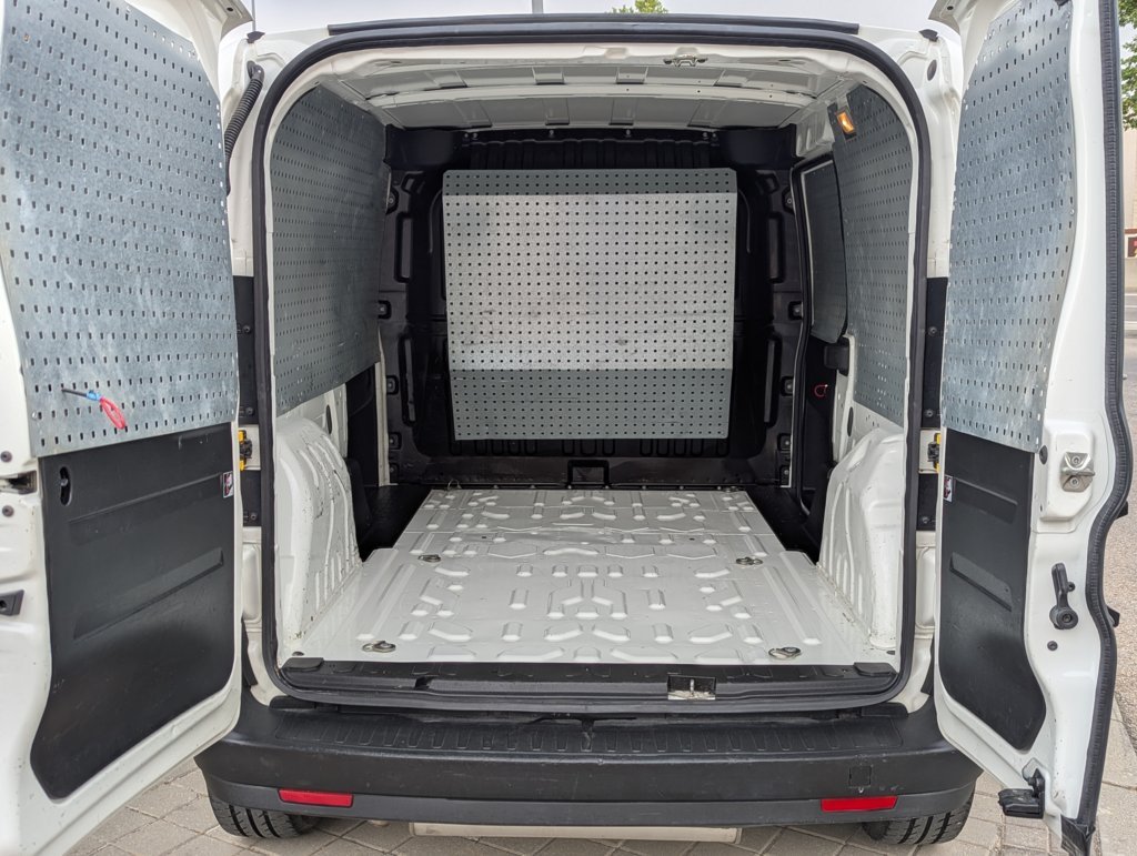 MIDCar coches ocasión Madrid Fiat Doblo Cargo 1.4 T-JET NAT. POWER CNG E6 Etiqueta ECO IVA y Garantía Incl
