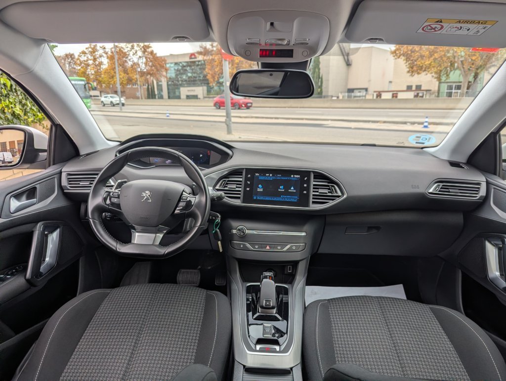 MIDCar coches ocasión Madrid Peugeot 308 Allure BlueHdi Auto S&S EAT8 130Cv Nacional Etiqueta Medioambiental C Garantía e IVA Incl