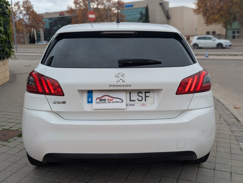 MIDCar coches ocasión Madrid Peugeot 308 Allure BlueHdi Auto S&S EAT8 130Cv Nacional Etiqueta Medioambiental C Garantía e IVA Incl