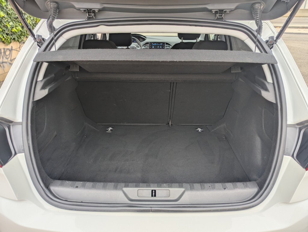 MIDCar coches ocasión Madrid Peugeot 308 Allure BlueHdi Auto S&S EAT8 130Cv Nacional Etiqueta Medioambiental C Garantía e IVA Incl