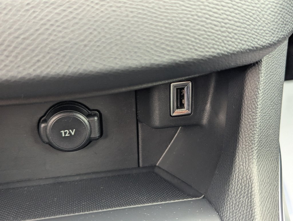 MIDCar coches ocasión Madrid Peugeot 308 Allure BlueHdi Auto S&S EAT8 130Cv Nacional Etiqueta Medioambiental C Garantía e IVA Incl