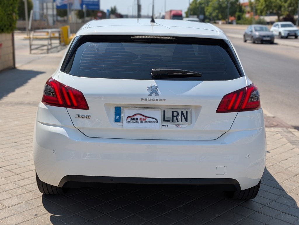 MIDCar coches ocasión Madrid Peugeot 308 Allure BlueHdi Auto S&S EAT8 130Cv Nacional Etiqueta Medioambiental C Garantía e IVA Incl