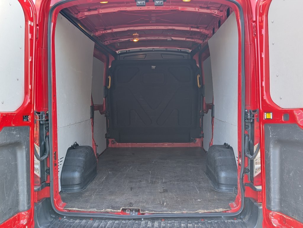 MIDCar coches ocasión Madrid Ford Transit 2.0Tdci L3H2 Van Trend FWD furgón Delantera Nacional IVA y Garantía Inc