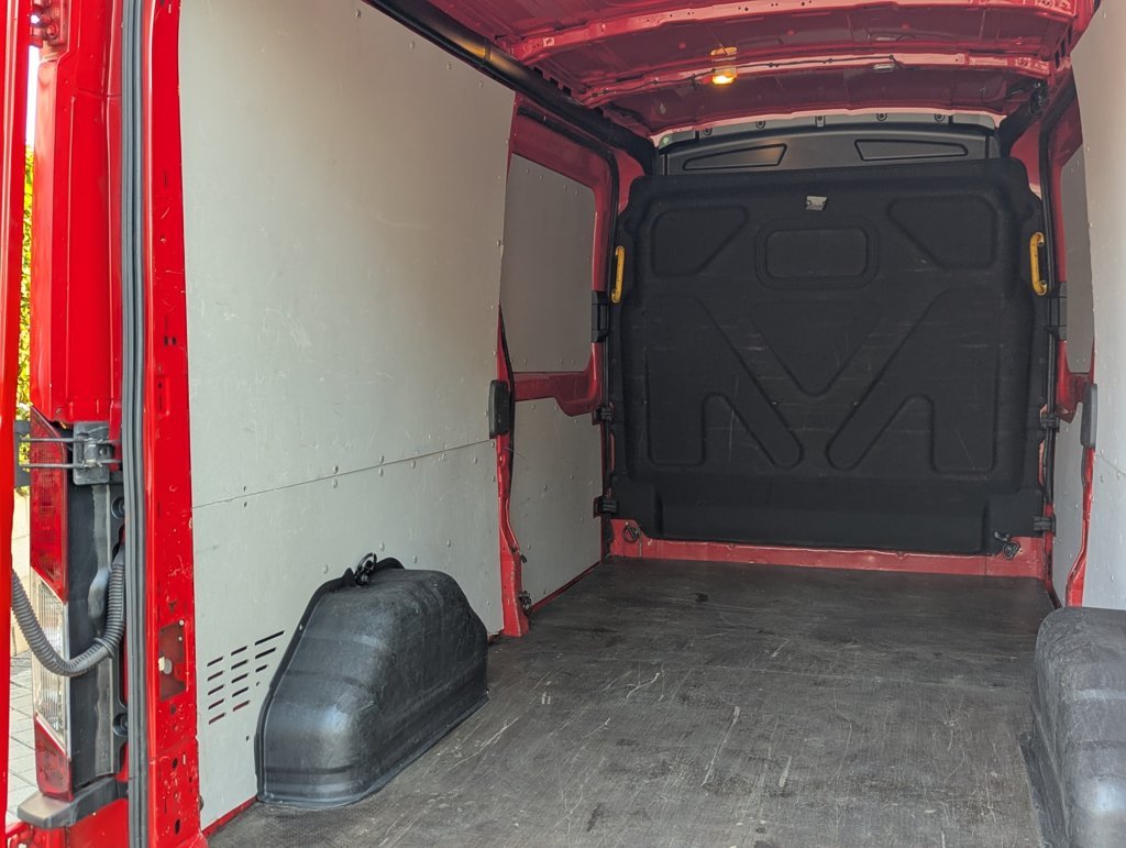 MIDCar coches ocasión Madrid Ford Transit 2.0Tdci L3H2 Van Trend FWD furgón Delantera Nacional IVA y Garantía Inc
